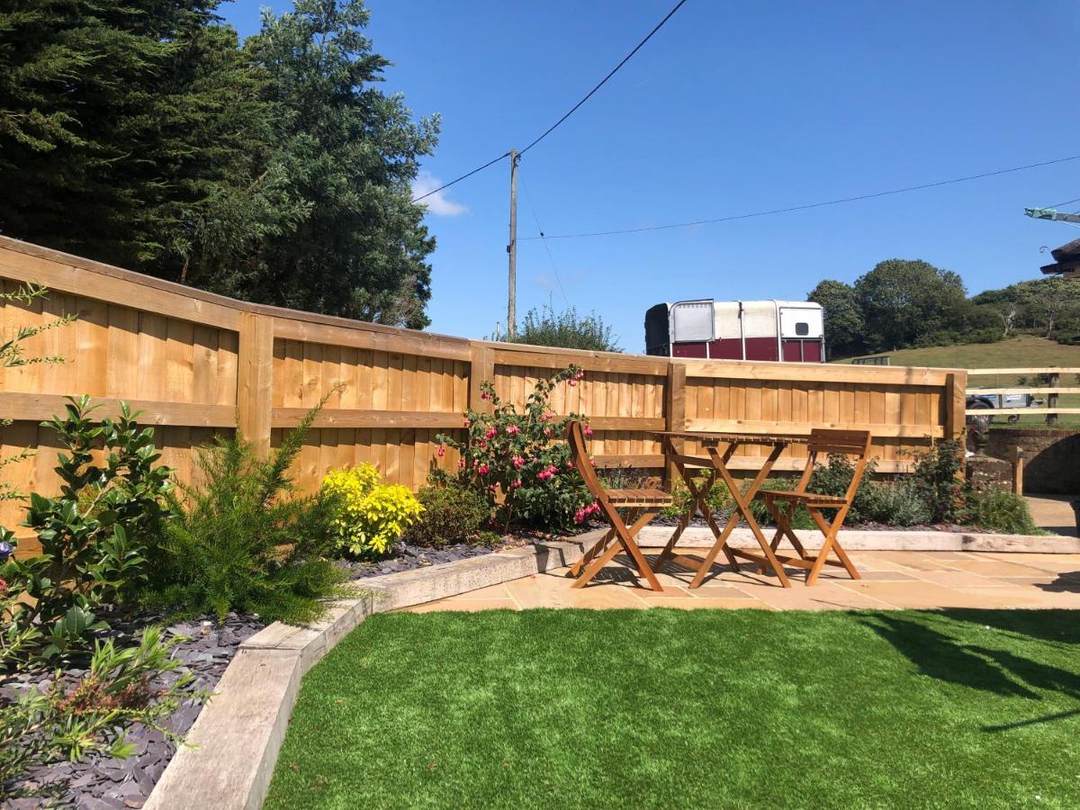 Queen Bower Farm Lodge Alverstone  Esterno foto