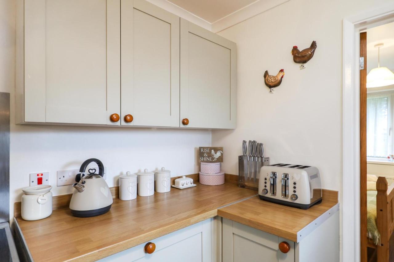 Queen Bower Farm Lodge Alverstone  Esterno foto