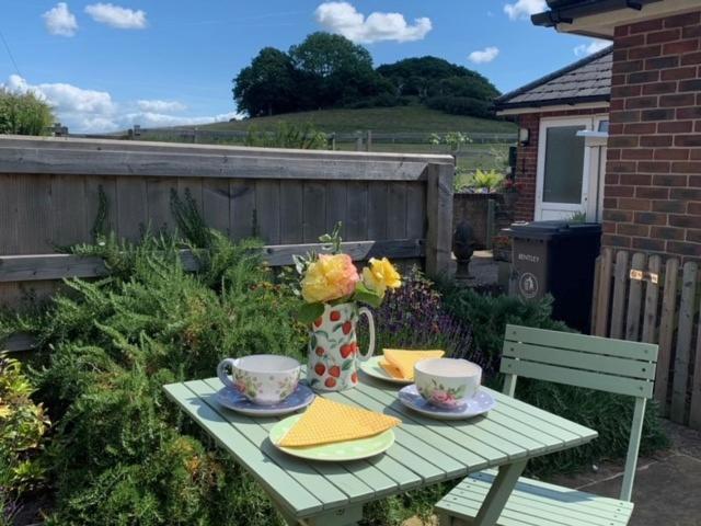Queen Bower Farm Lodge Alverstone  Esterno foto