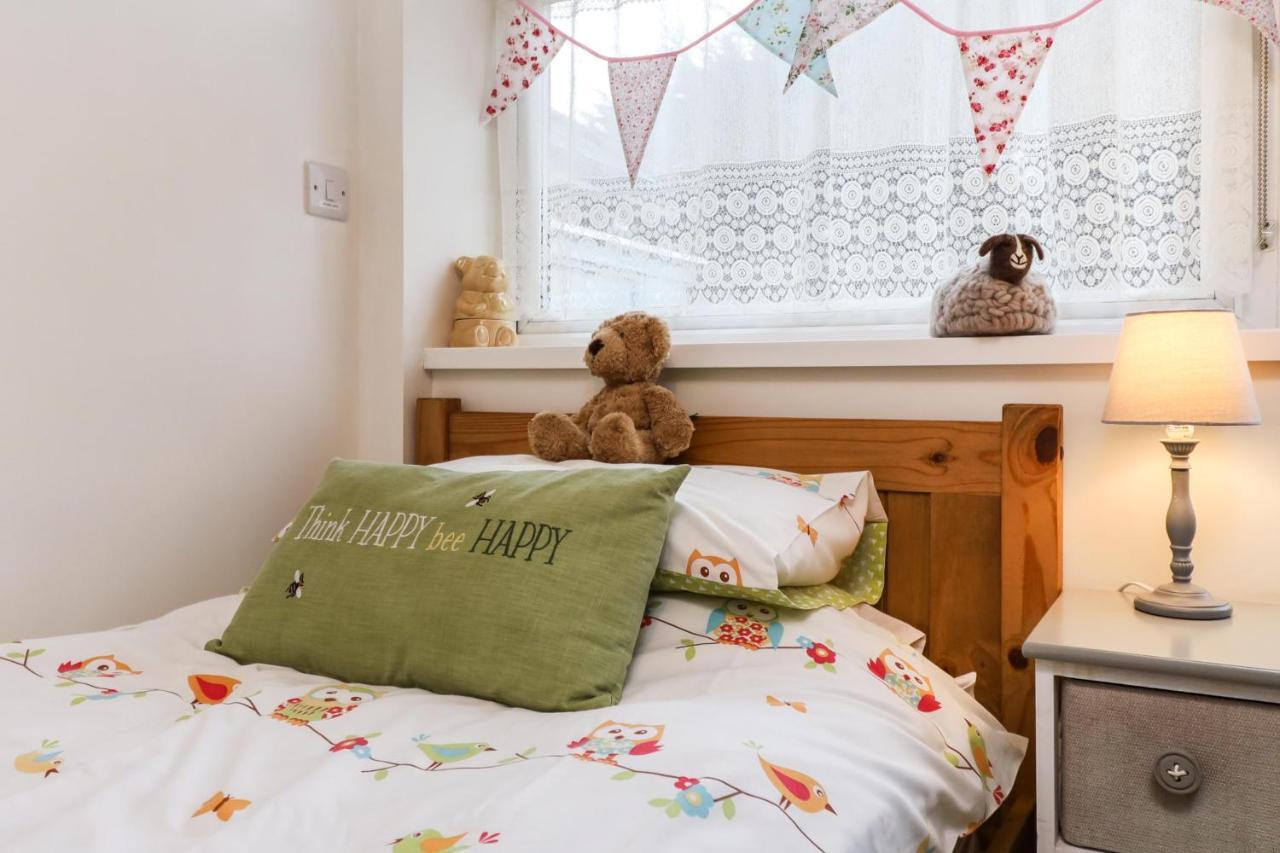 Queen Bower Farm Lodge Alverstone  Esterno foto
