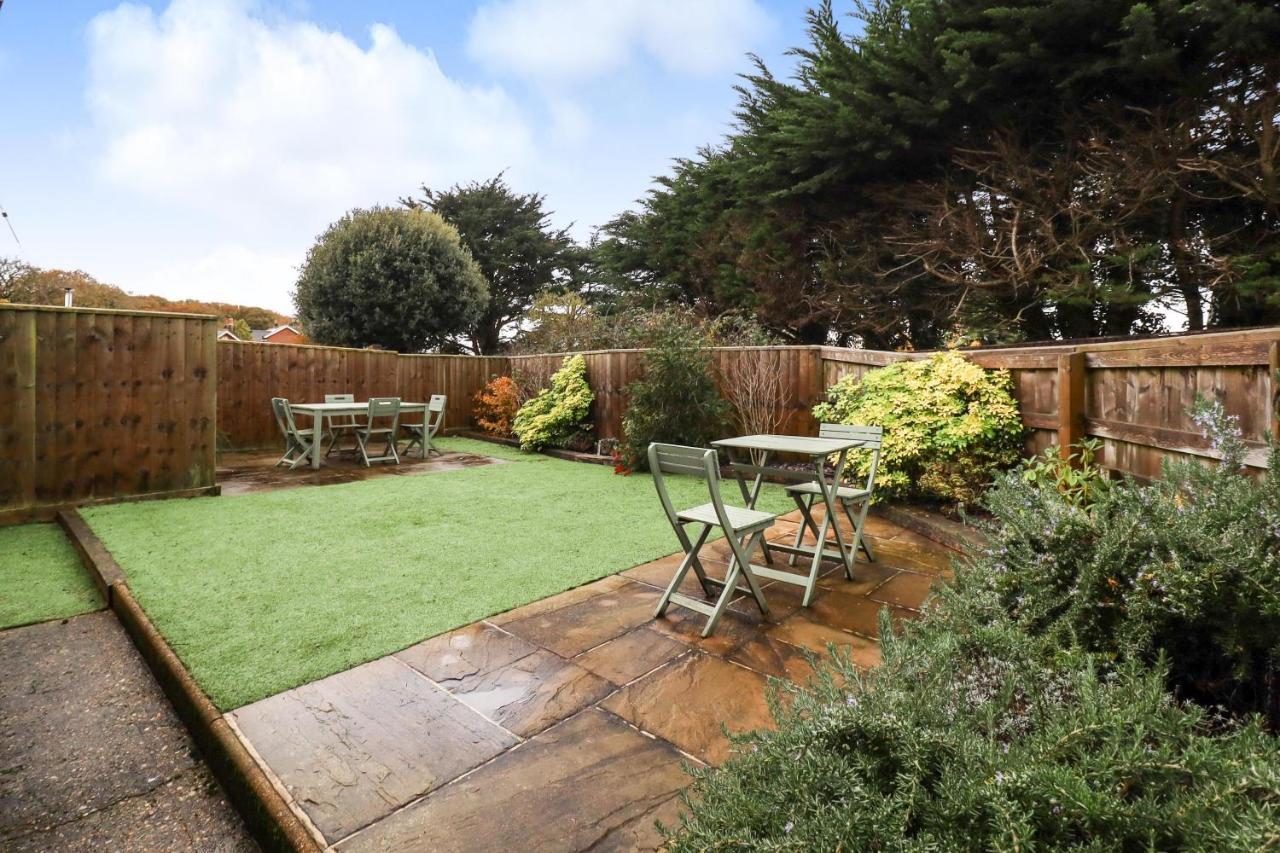 Queen Bower Farm Lodge Alverstone  Esterno foto