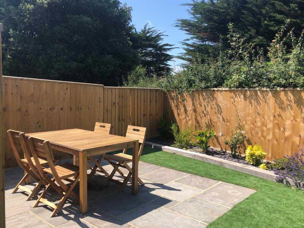 Queen Bower Farm Lodge Alverstone  Esterno foto