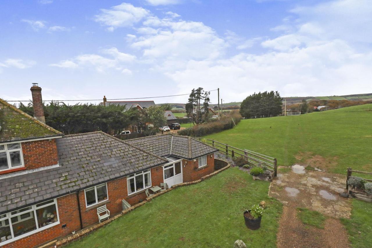 Queen Bower Farm Lodge Alverstone  Esterno foto