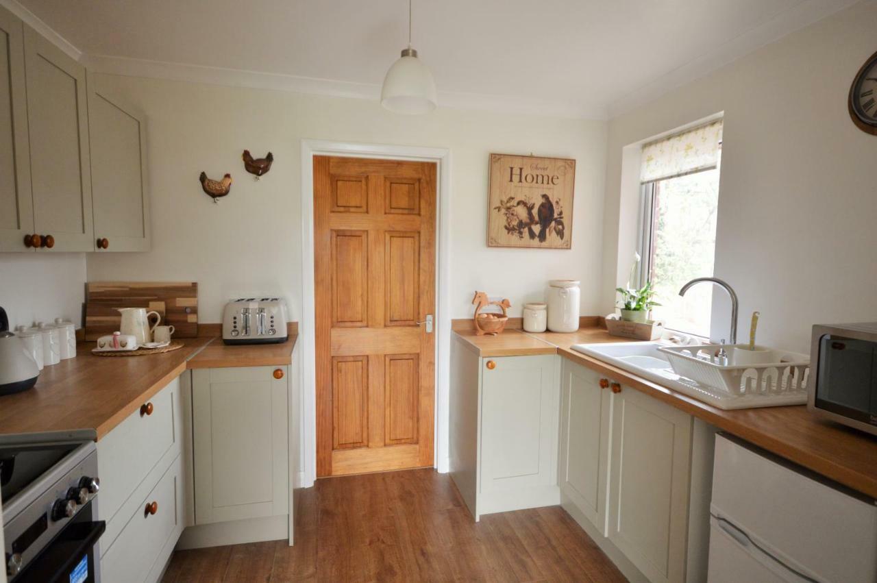 Queen Bower Farm Lodge Alverstone  Esterno foto